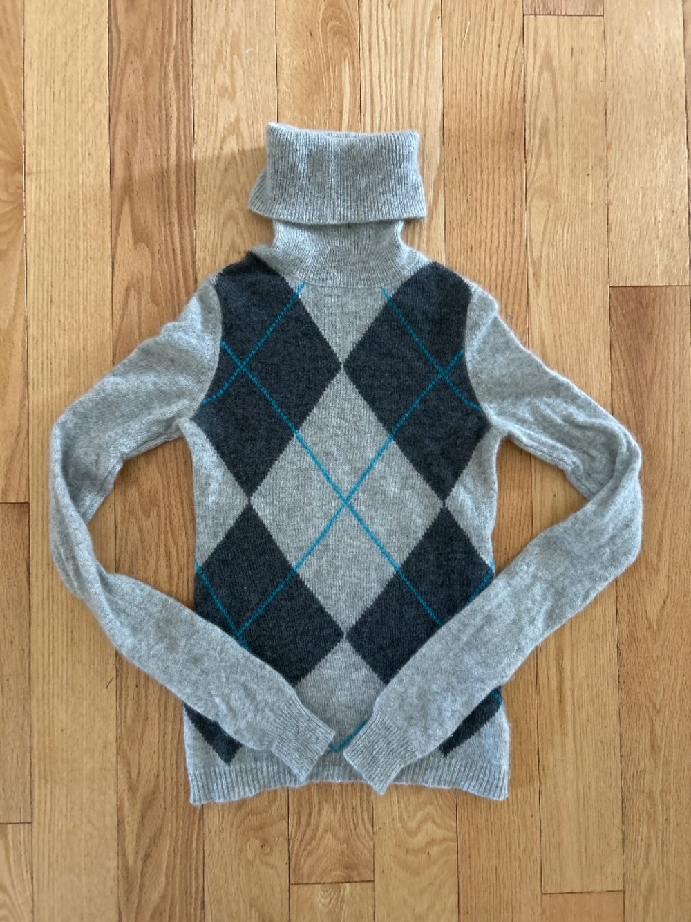 🩷 💯cashmere argyle turtleneck sweater 🩷 FREE with $70 purchase!
